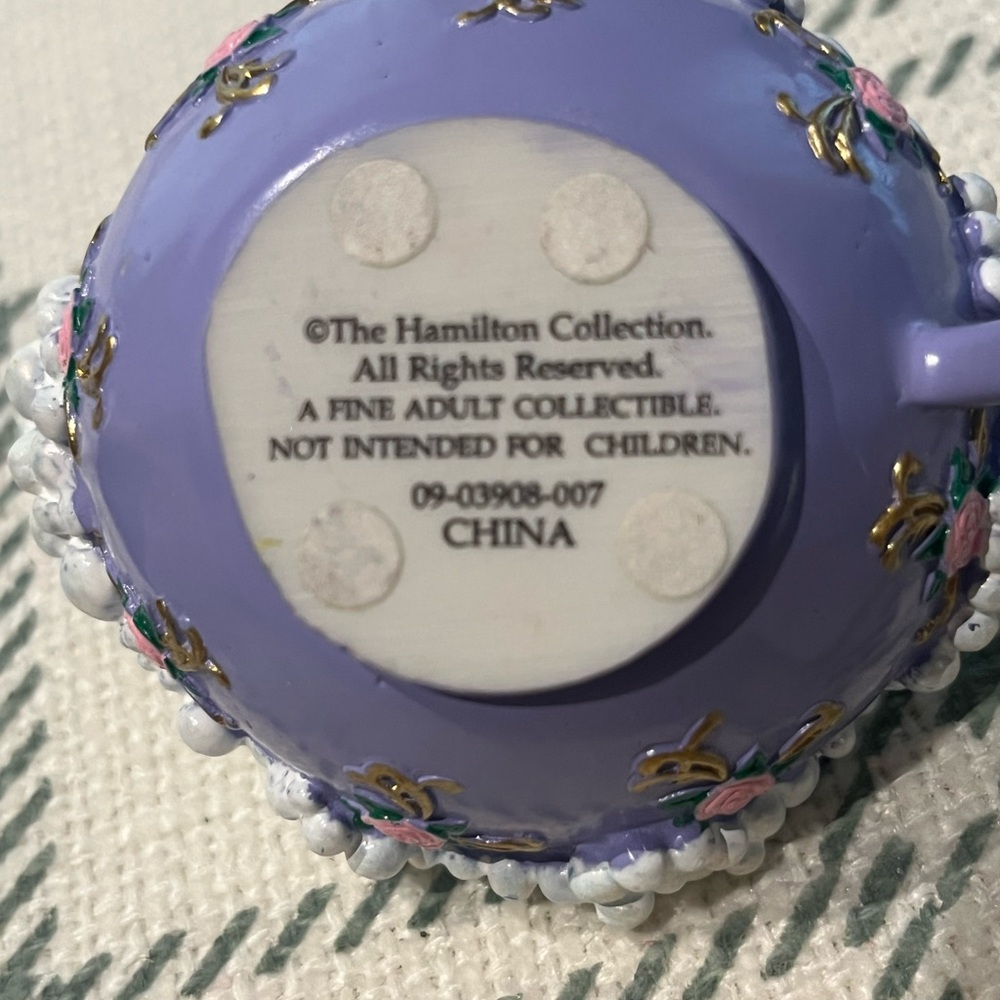 Hamilton collection Chihuahua Figurine Set - Green, Pink, Gold - Picture 11 of 11